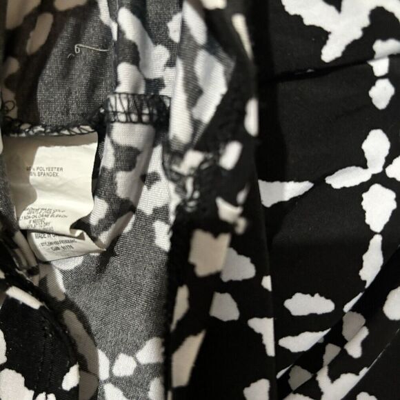 Cocomo Top Womens 3X Black White Multicolor Print Stretch Roll Tab Sleeve Blouse - Picture 7 of 8